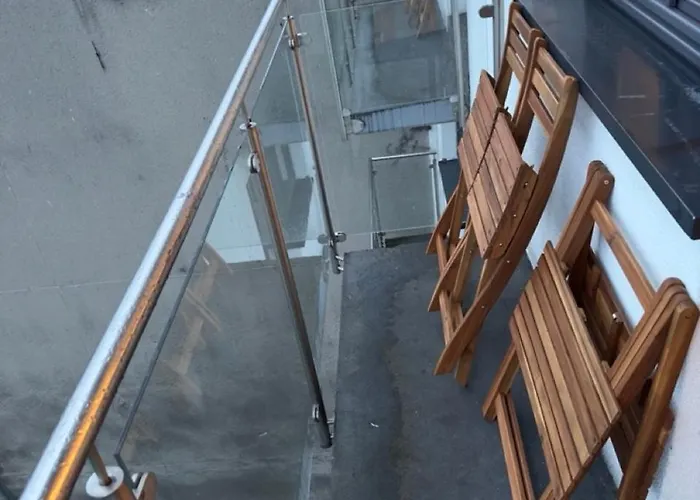 Little White Frog アパート